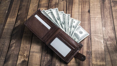 外貨両替はどこでできる？銀行での両替のメリットは？