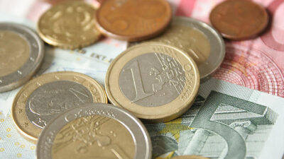 国際キャッシュカードとは？海外で外貨が口座から引き出せる！